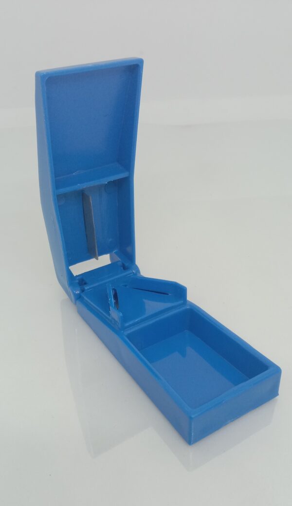 Pill Cutter- Blue - Image 3