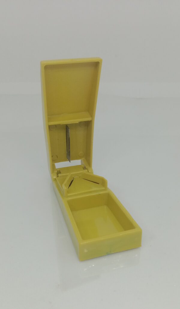 Pill Cutter - Yellow - Image 4